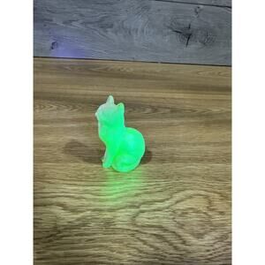 Vintage Mosser Glass Custard Blush Uranium Sitting Cat Figurine – 2.75” Tall
